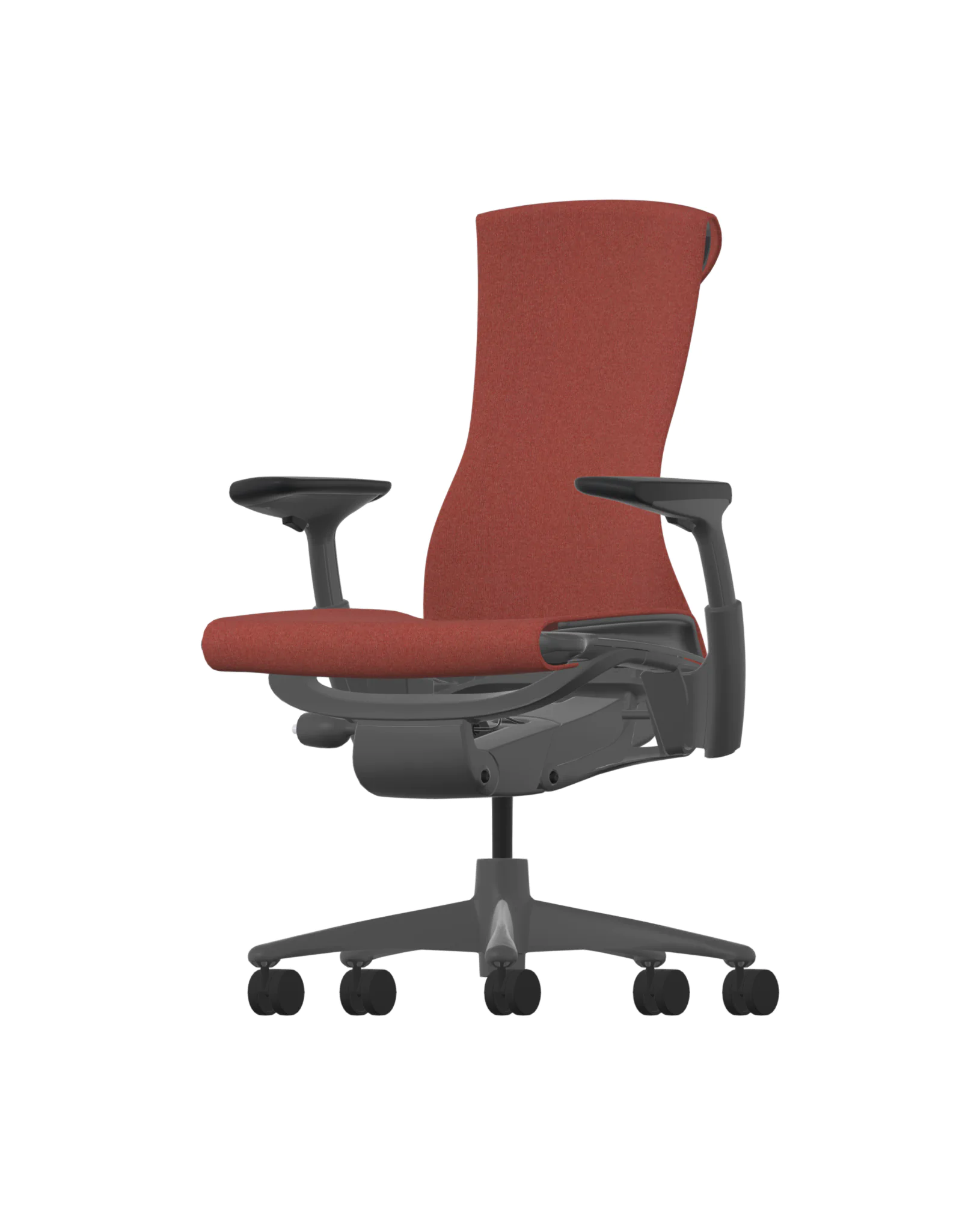 De Herman Miller Embody &ndash; Canyon Sync met een grafiet frame lijkt op een rode ergonomische bureaustoel en is voorzien van verstelbare armleuningen, een hoge rugleuning en een strak zwart onderstel met vijf wielen tegen een witte achtergrond.
