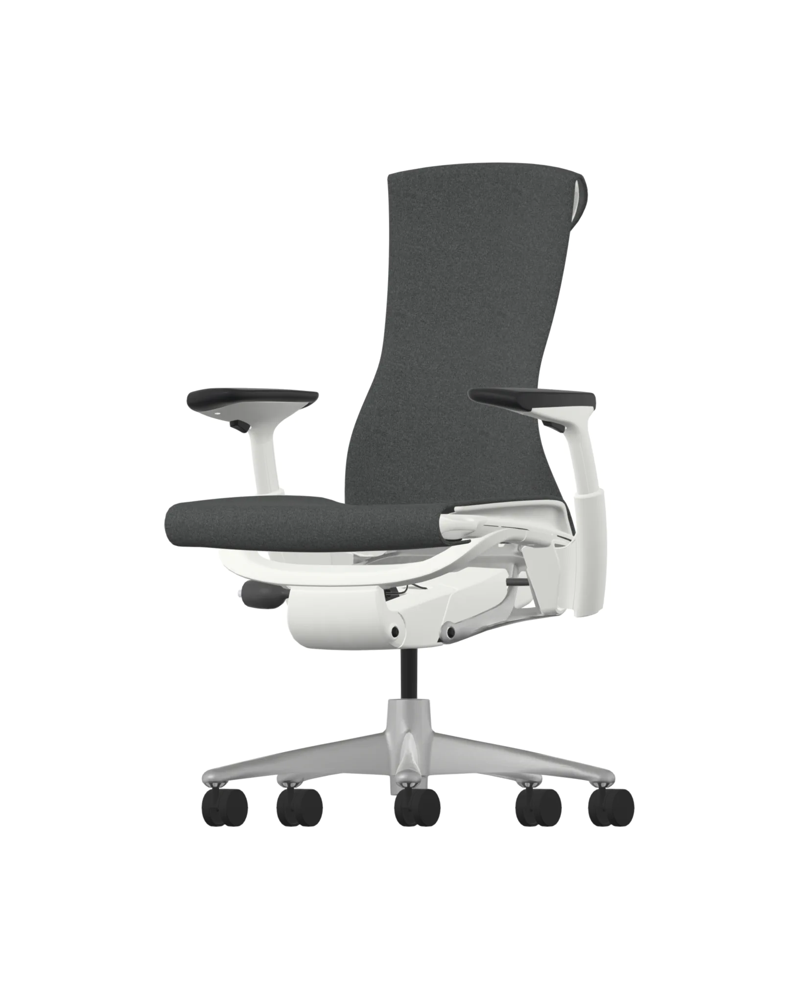 De Herman Miller Embody-stoel heeft een Dark Carbon Sync-zitting en rugleuning, verstelbare witte armleuningen, een strak wit frame en een onderstel met vijf wielen voor extra mobiliteit.