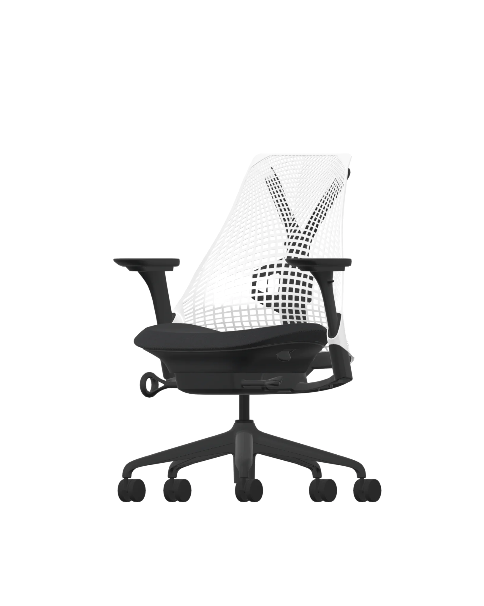 Zijaanzicht van de Herman Miller Sayl, met een strak zwart frame en een opvallende witte mesh-rug voor ergonomische ondersteuning. Hij glijdt soepel op vijf zwarte wielen, wat zorgt voor moeiteloze mobiliteit de hele dag.