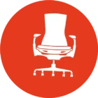 Het icoon van een witte bureaustoel met hoge rugleuning en armleuningen, geplaatst in een rode cirkel, symboliseert de toewijding van LoyalBrand aan kwaliteit en comfort.