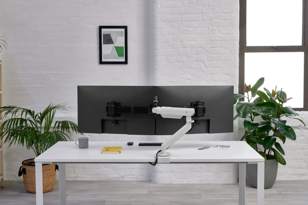 HM_FLO_Office_009 - LoyalBrand B2B